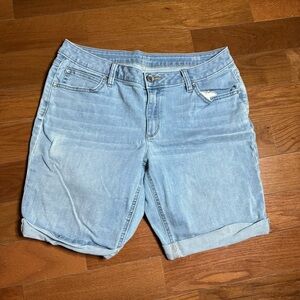 ✨ a.n.a Light Wash Long Inseam Denim Shorts | Size 29/8